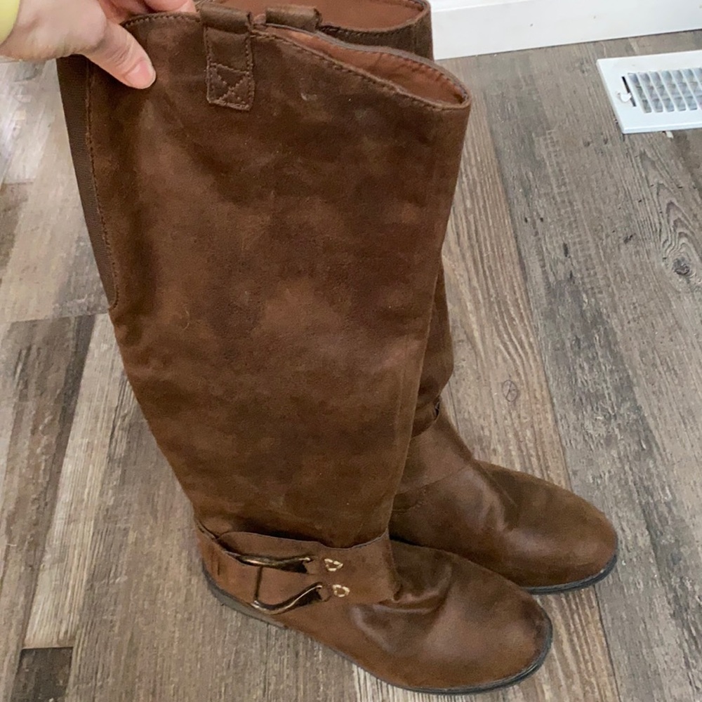 Size 8 brown tall boots with buckle